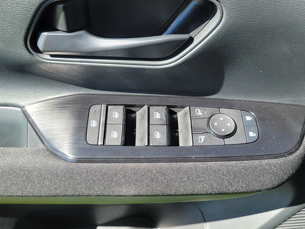 New 2025 Nissan Kicks S w/ Charging Package AWD/4WD image 30