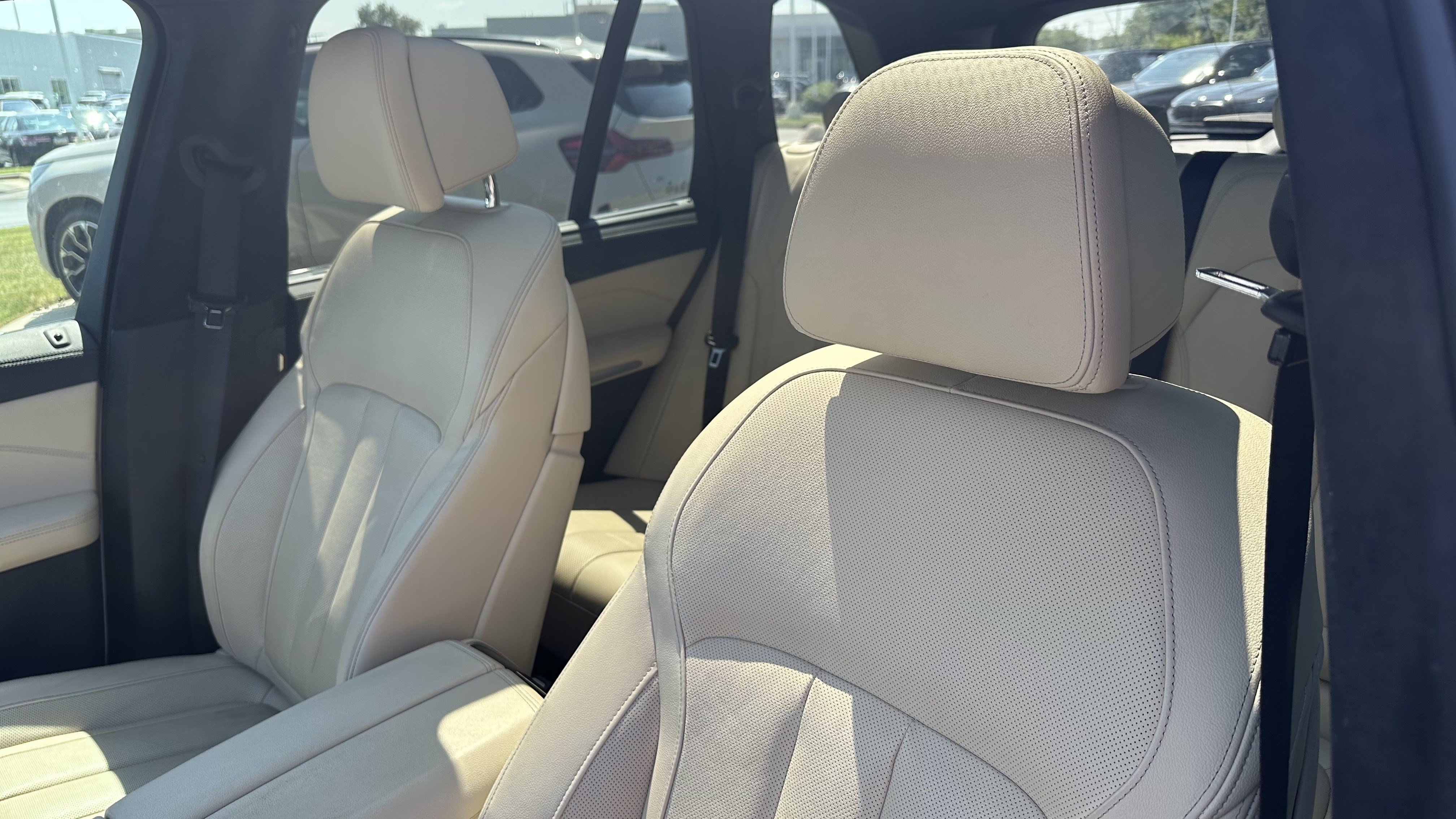 Used 2021 BMW X5 M50i w/ Executive Package AWD/4WD image 18