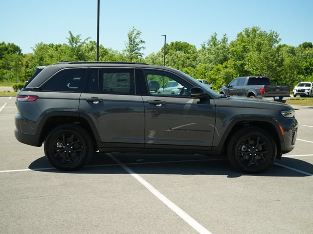 New 2026 Jeep Grand Cherokee Altitude AWD/4WD image 8
