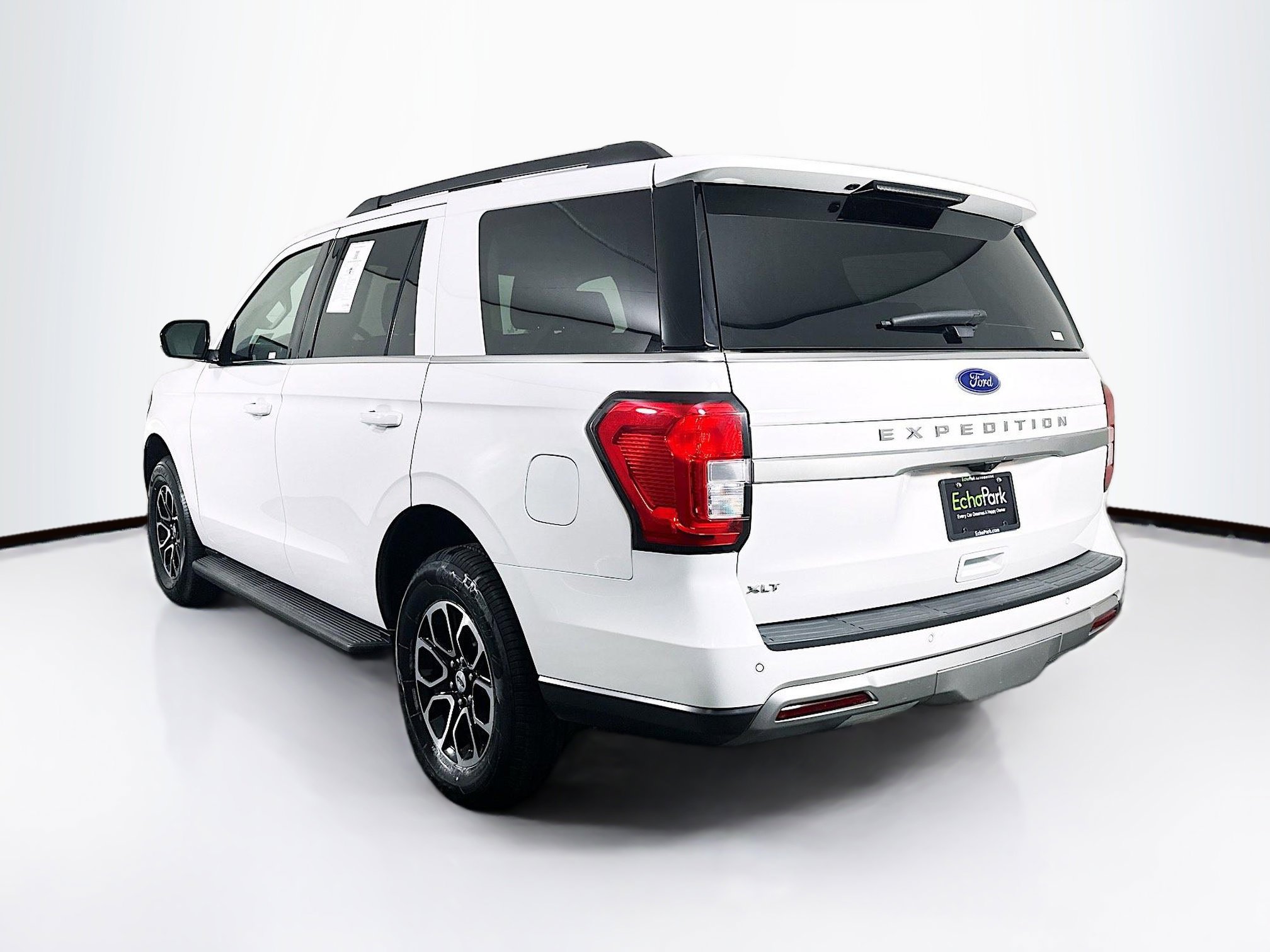 Used 2024 Ford Expedition XLT image 5