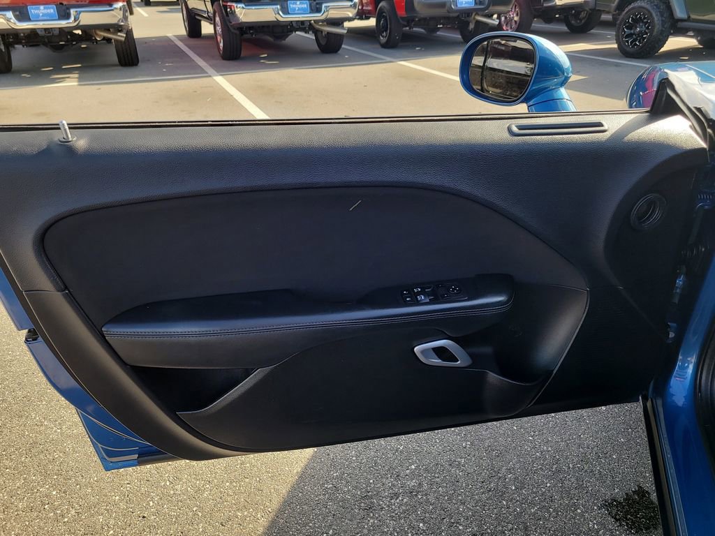 Used 2022 Dodge Challenger SXT w/ Blacktop Package image 7