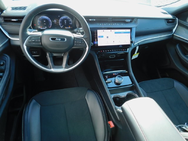 New 2026 Jeep Grand Cherokee Altitude AWD/4WD image 12