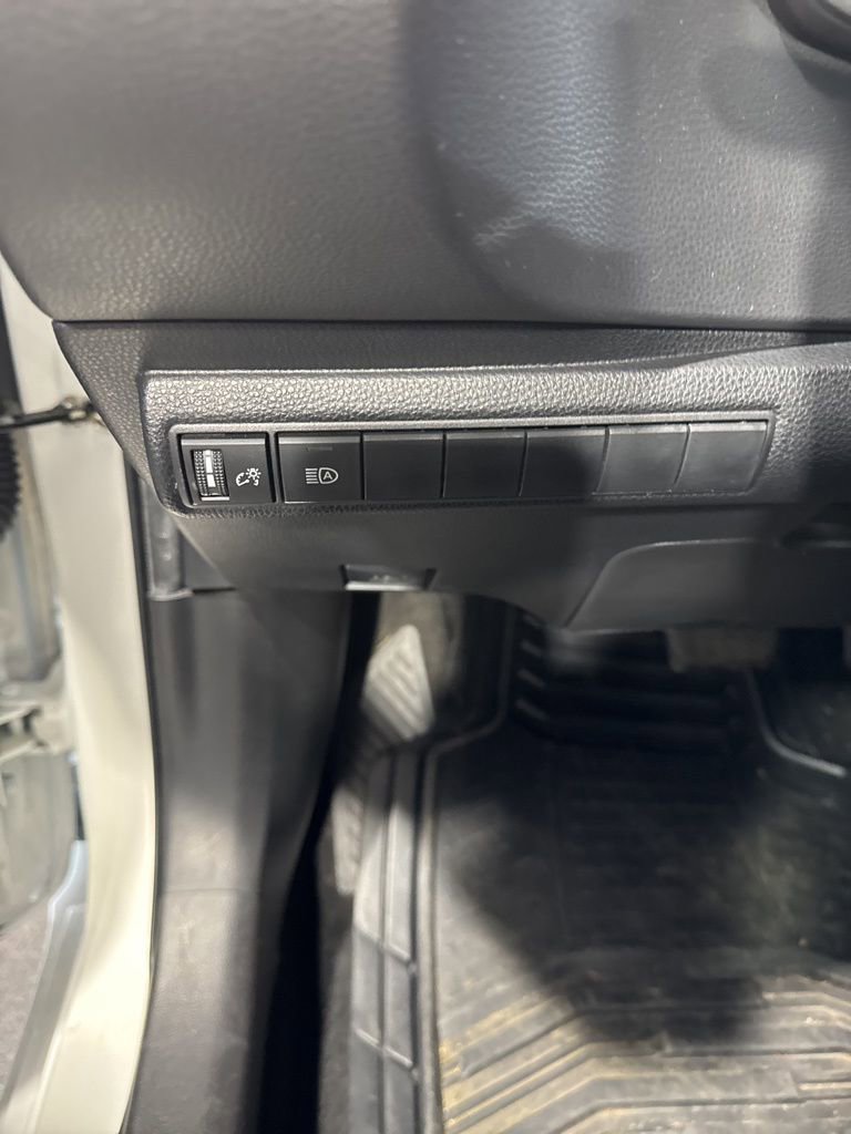 Used 2022 Toyota Corolla SE FWD image 34