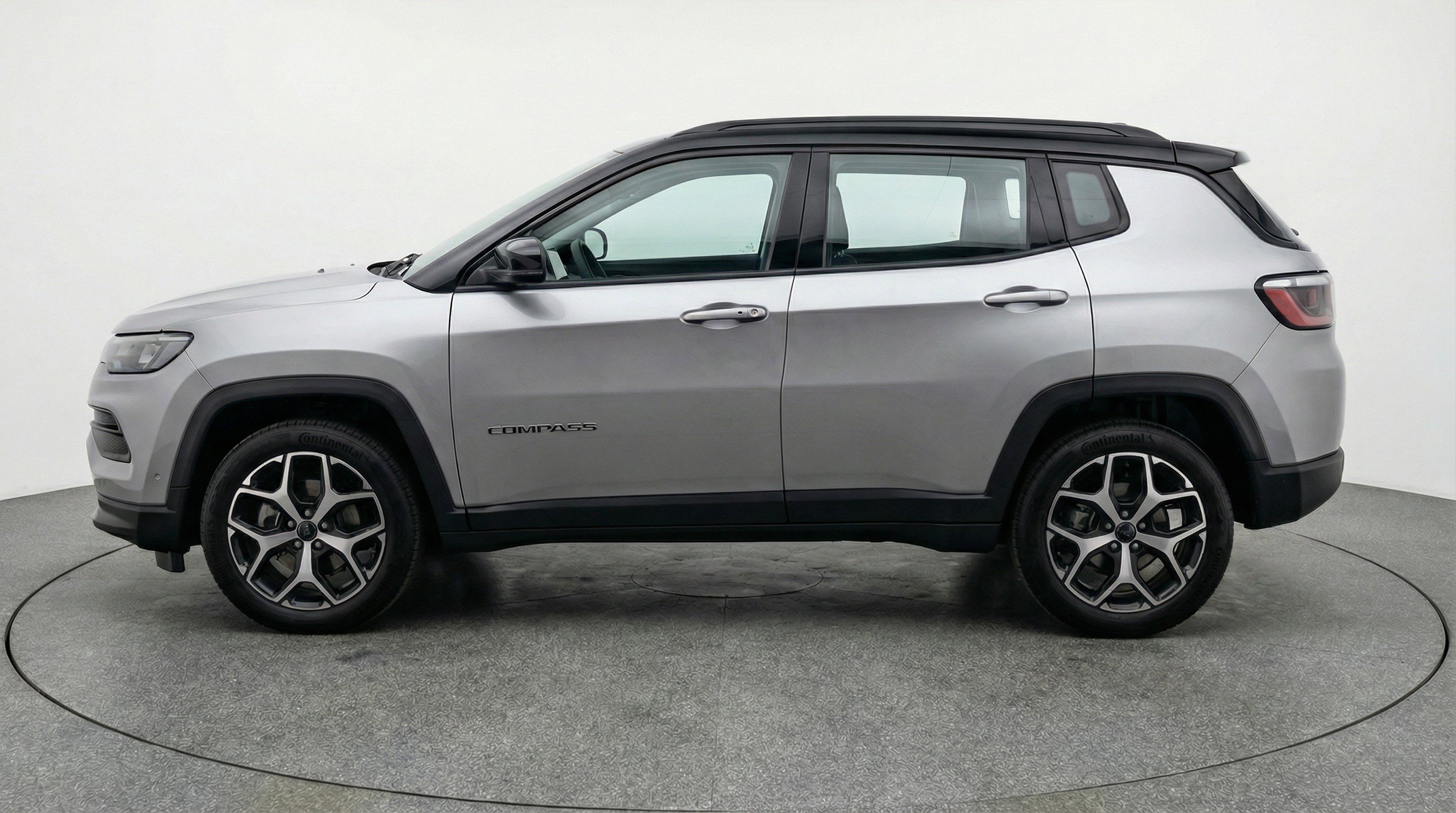 Used 2025 Jeep Compass Limited image 5