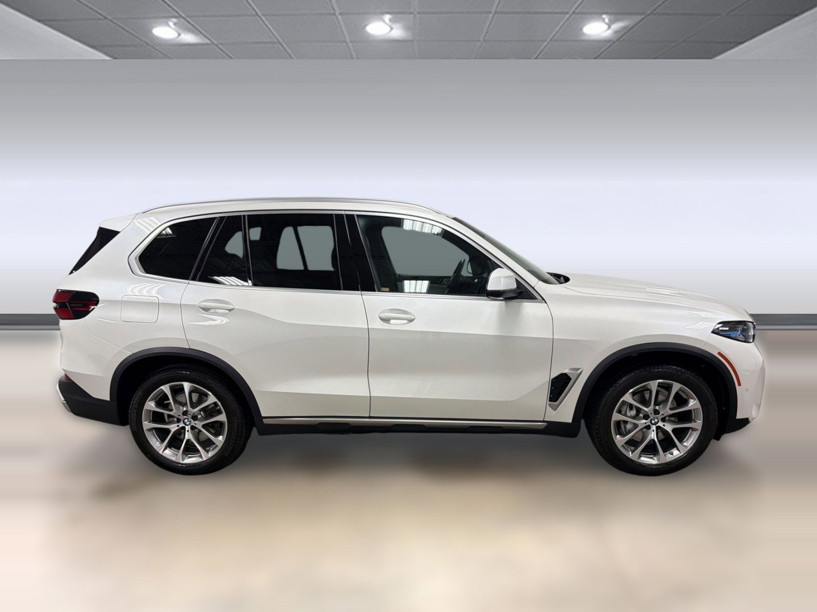 Certified 2024 BMW X5 xDrive40i w/ Premium Package image 7