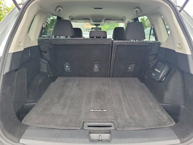 Used 2023 Nissan Rogue SV FWD image 9