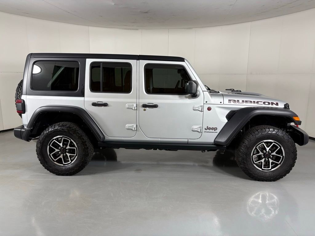 Used 2024 Jeep Wrangler Unlimited Rubicon AWD/4WD image 11
