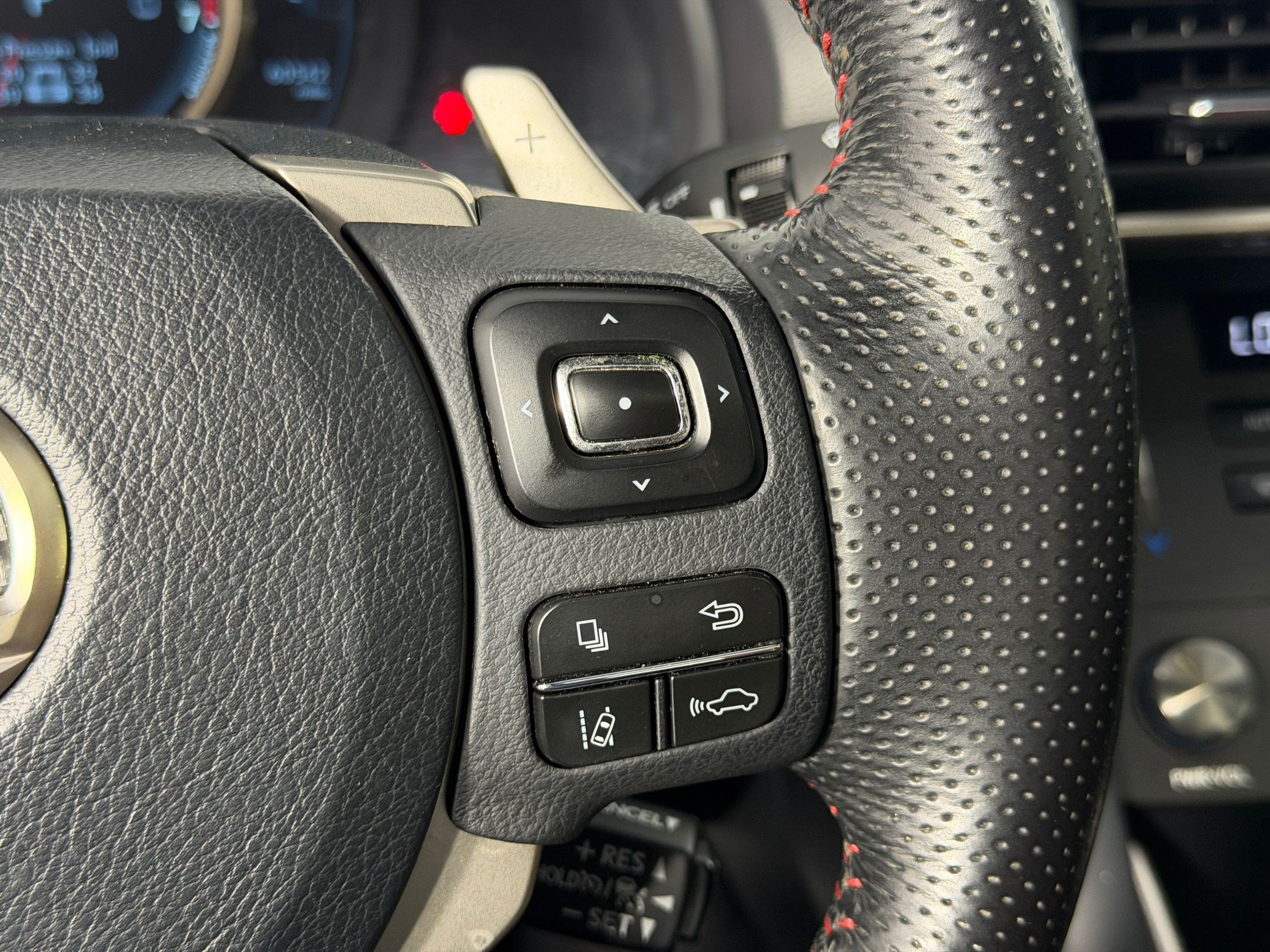 Used 2019 Lexus IS 300 F Sport w/ F Sport Package RWD image 27