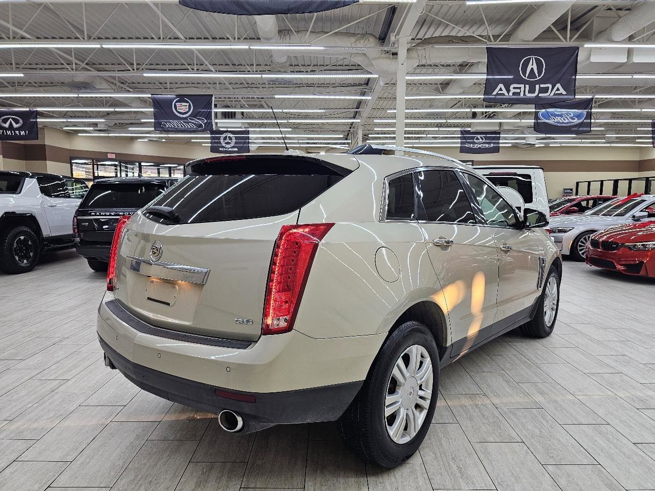 Used 2015 Cadillac SRX Luxury w/ Driver Awareness Package image 5