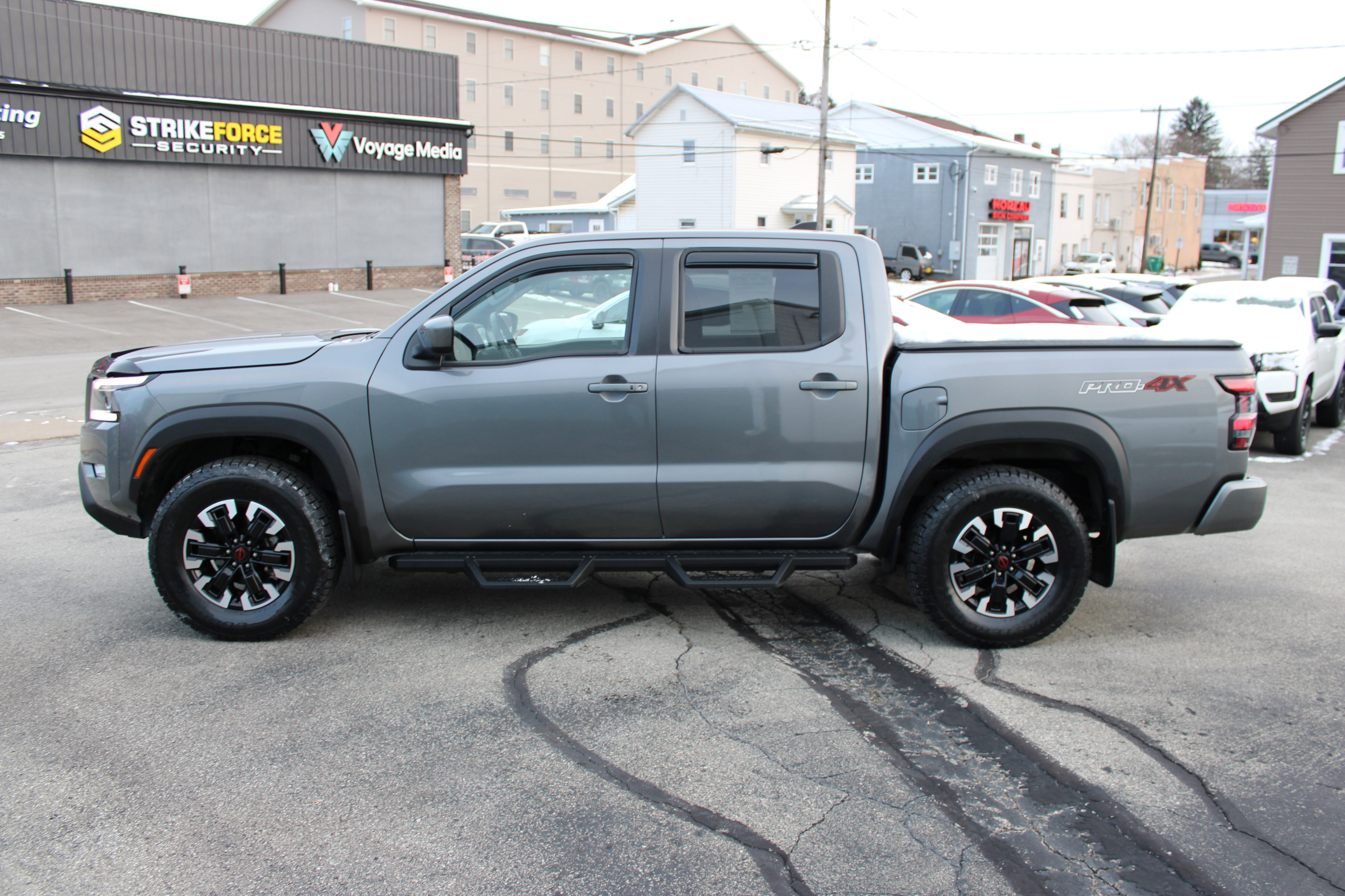 Certified 2024 Nissan Frontier PRO-4X w/ Technology Package image 2
