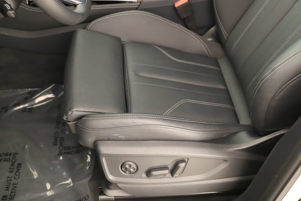 Certified 2025 Audi Q5 e Premium Plus w/ Premium Plus Package image 25