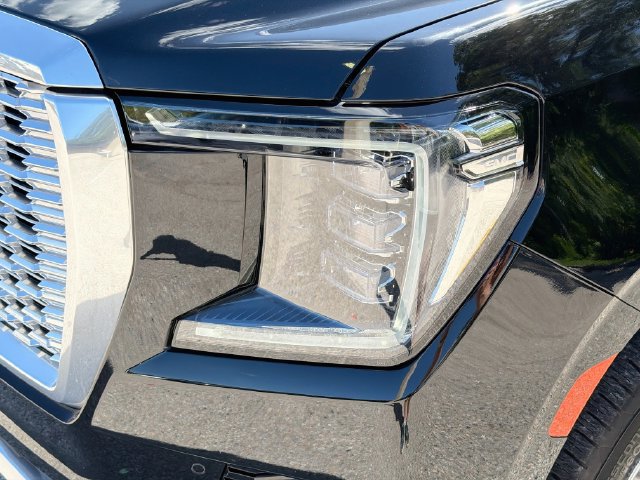 Used 2024 GMC Yukon Denali AWD/4WD image 9