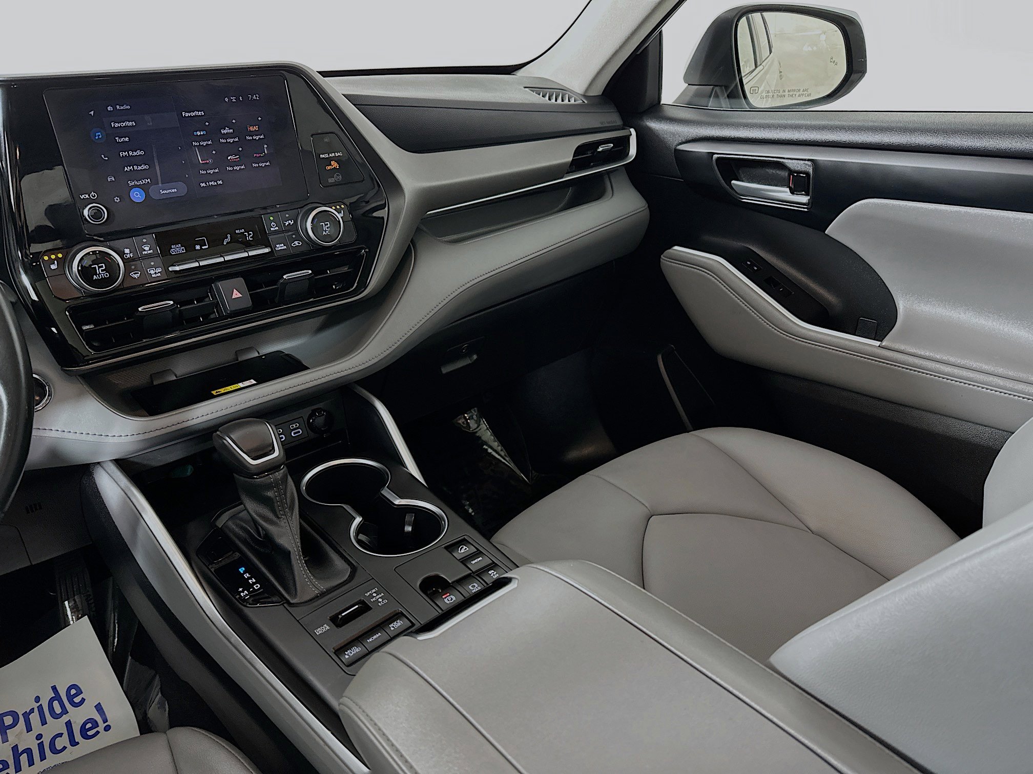 Used 2023 Toyota Highlander XLE image 23