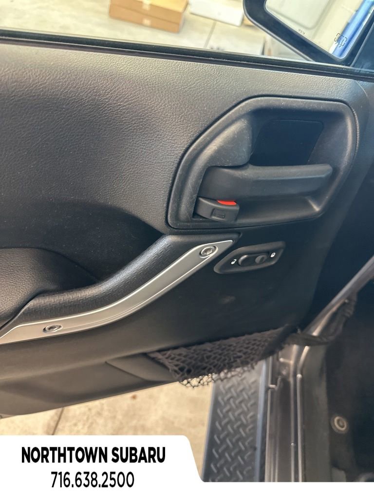 Used 2016 Jeep Wrangler Unlimited Sahara w/ Connectivity Group AWD/4WD image 22