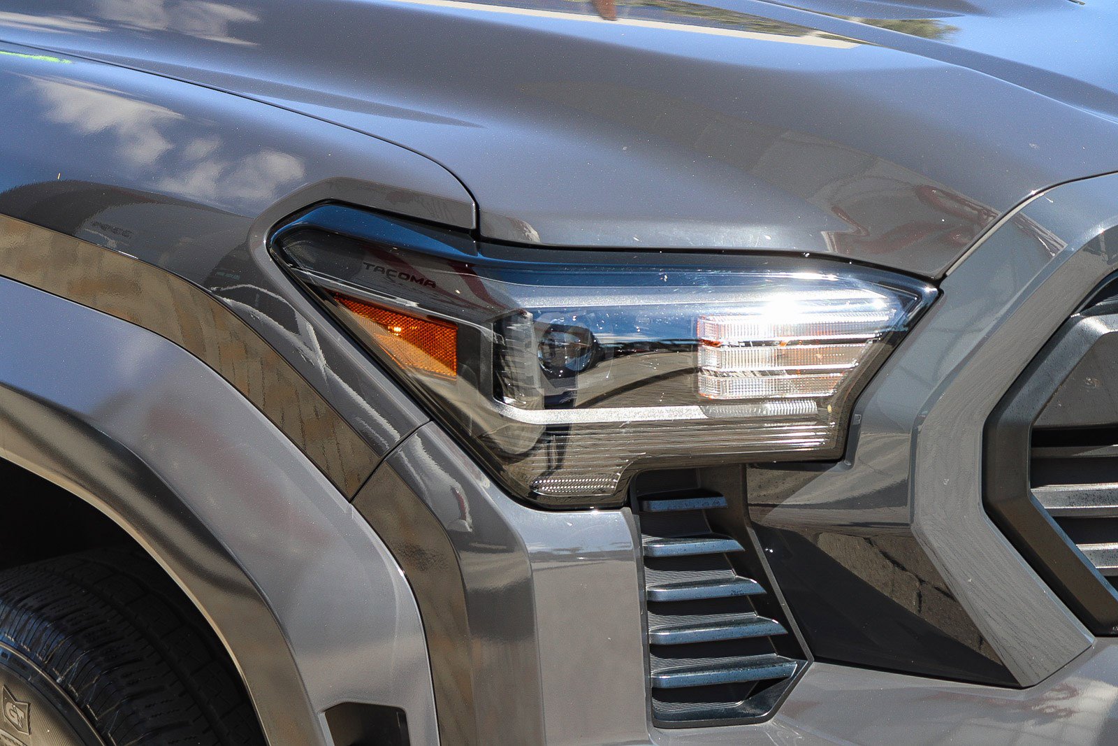 Used 2025 Toyota Tacoma TRD Sport image 5