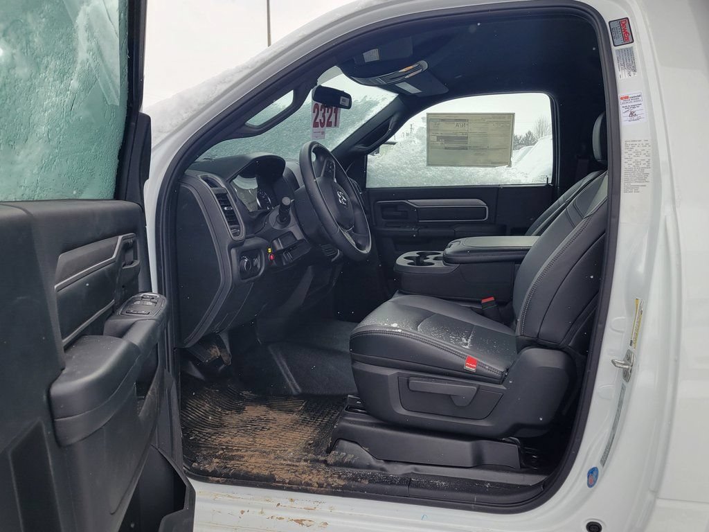 New 2024 RAM 5500 Tradesman RWD image 22