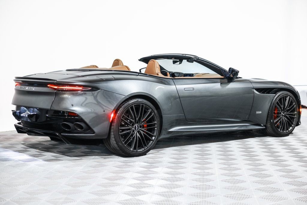 Used 2021 Aston Martin DBS Superleggera Volante image 9