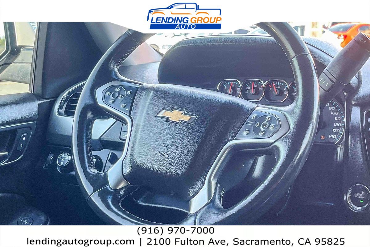 Used 2020 Chevrolet Suburban LT w/ Luxury Package image 14