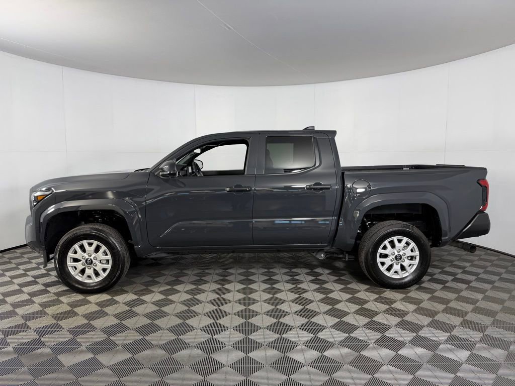 Used 2025 Toyota Tacoma SR image 11
