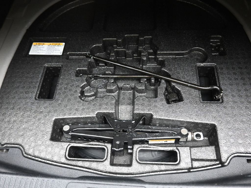 Used 2019 Toyota Camry XLE FWD image 46