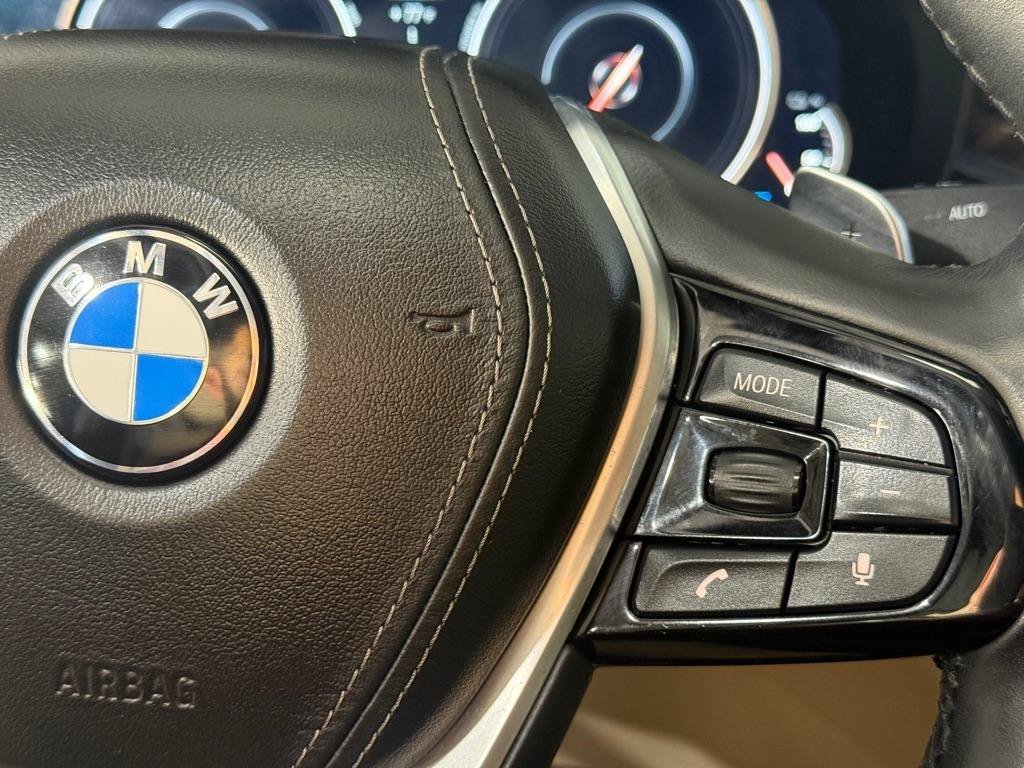 Used 2018 BMW 530e w/ Premium Package 2 RWD image 35