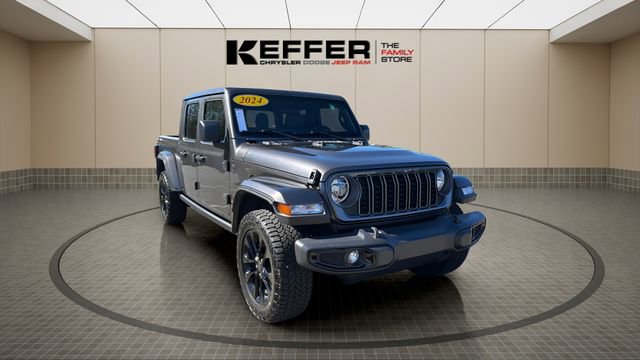 Certified 2024 Jeep Gladiator Sport AWD/4WD image 7