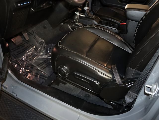 Used 2023 Jeep Wrangler Unlimited Sahara image 27