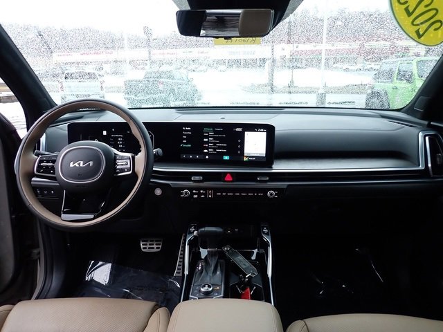 Used 2025 Kia Sorento SX Prestige w/ Olive Brown Leather Package image 17