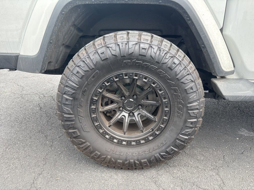 Used 2021 Jeep Gladiator Sport image 4