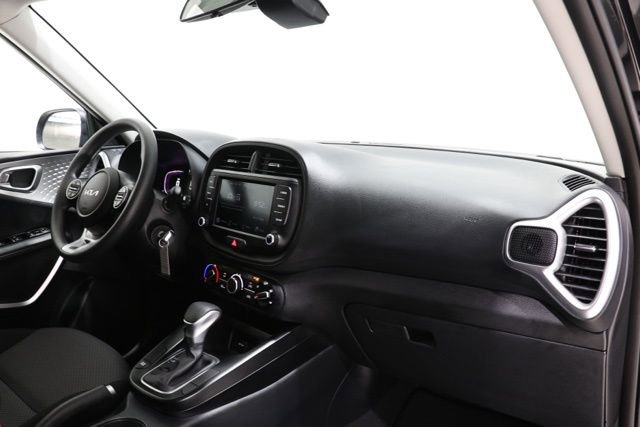Used 2025 Kia Soul LX FWD image 16