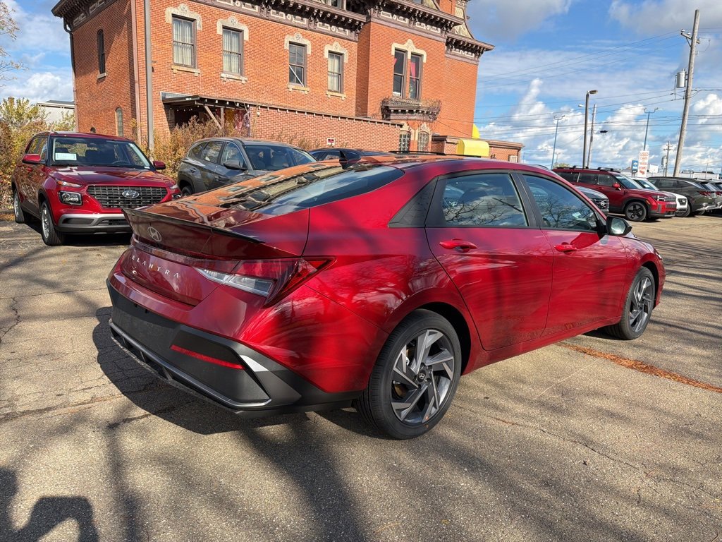 New 2025 Hyundai Elantra Sport image 7