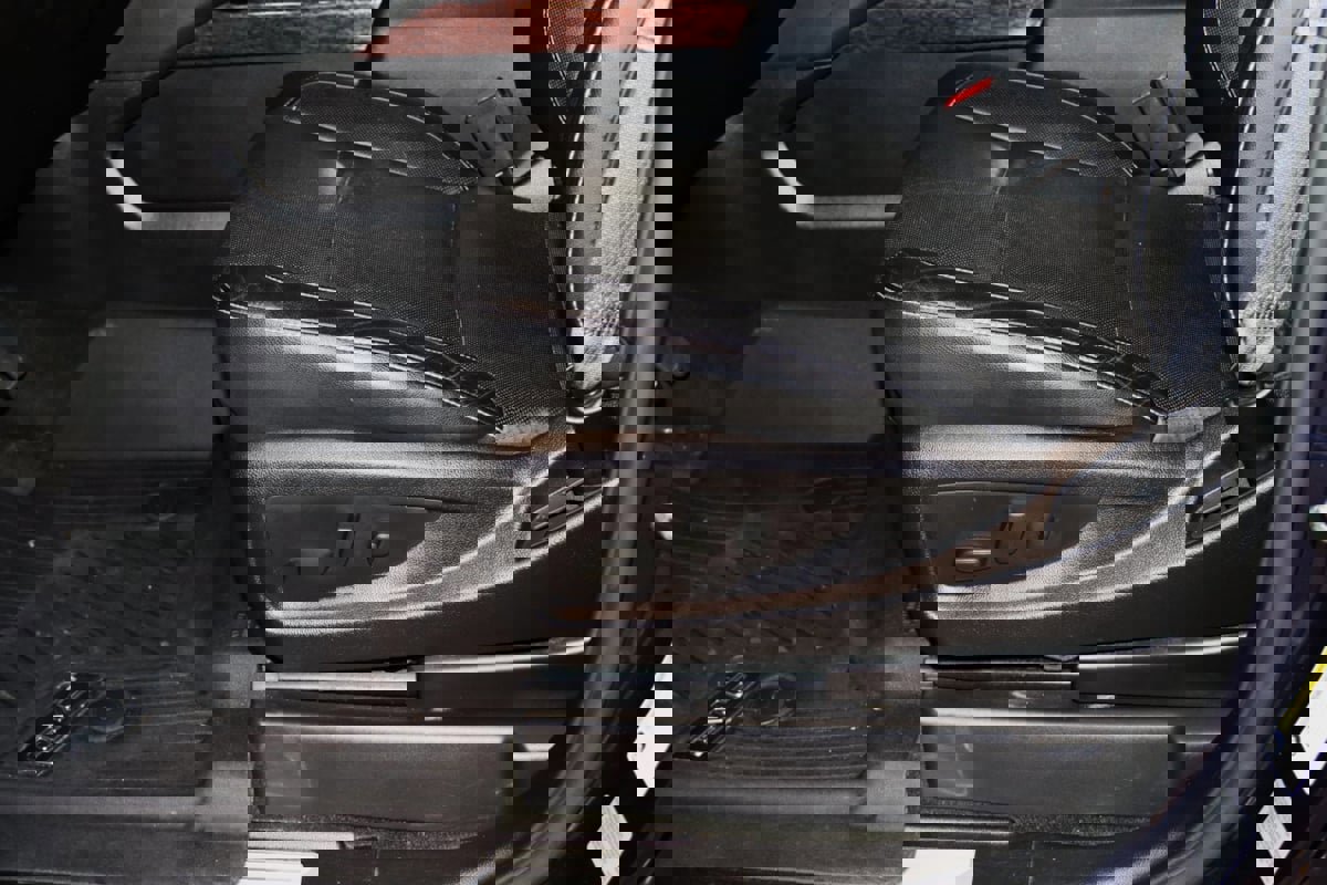 Used 2017 GMC Yukon SLT image 35