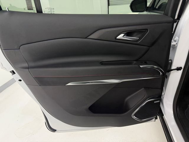 Used 2025 Chevrolet Traverse RS w/ LPO, Floor Liner Package FWD image 36