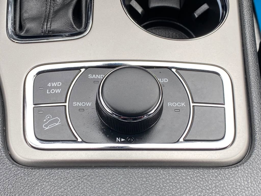 Used 2018 Jeep Grand Cherokee Limited image 26