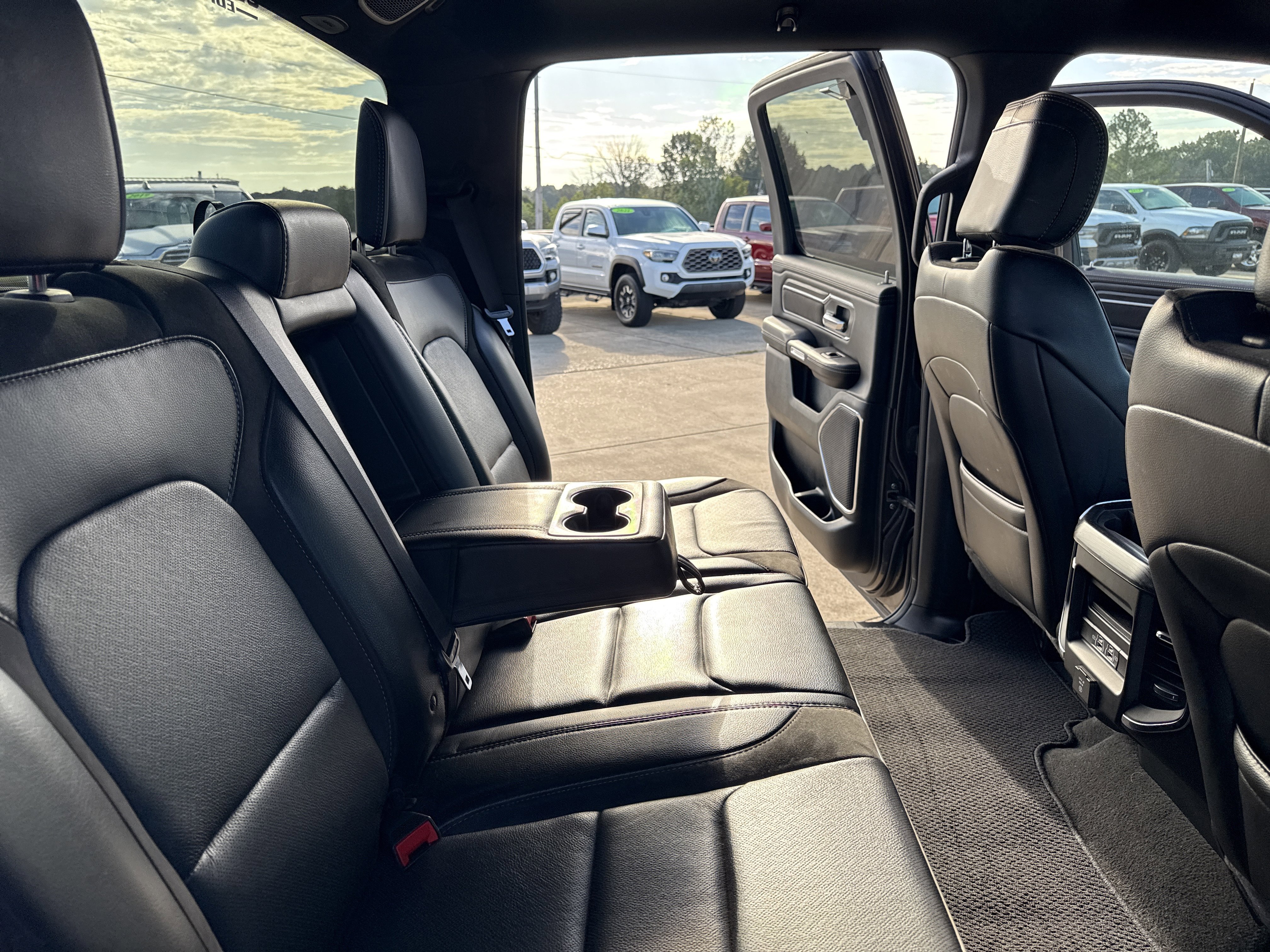 Used 2024 RAM 1500 Laramie image 39