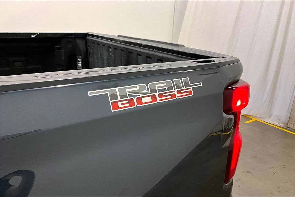 Used 2020 Chevrolet Silverado 1500 LT Trail Boss AWD/4WD image 25