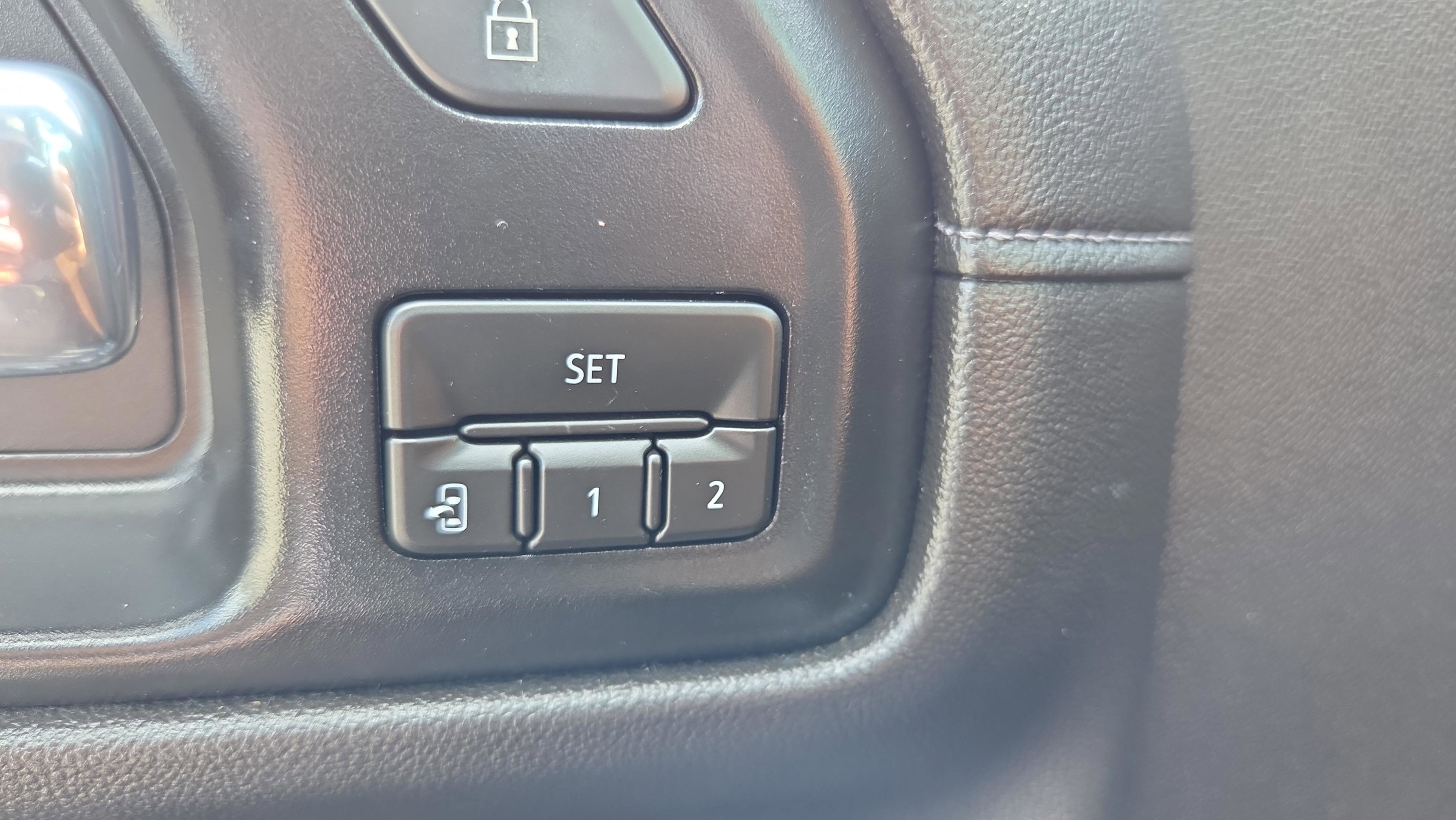 Used 2020 GMC Sierra 1500 SLT w/ SLT Premium Plus Package AWD/4WD image 29