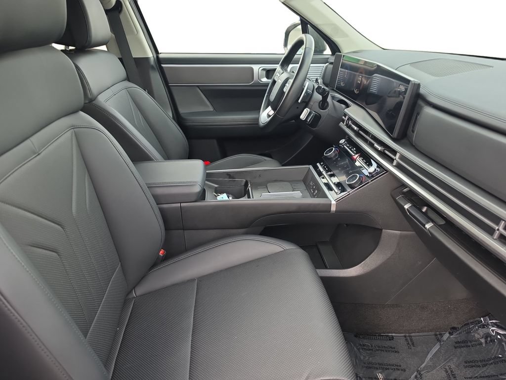 Used 2025 Hyundai Santa Fe SEL AWD/4WD image 18
