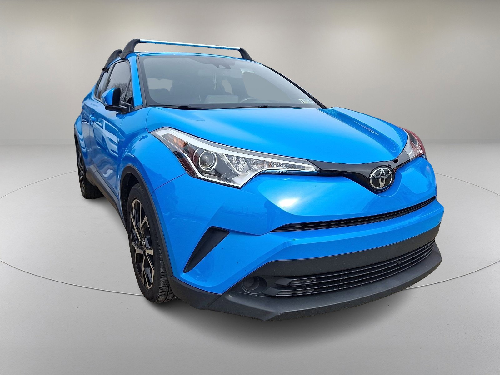 Used 2019 Toyota C-HR XLE image 2