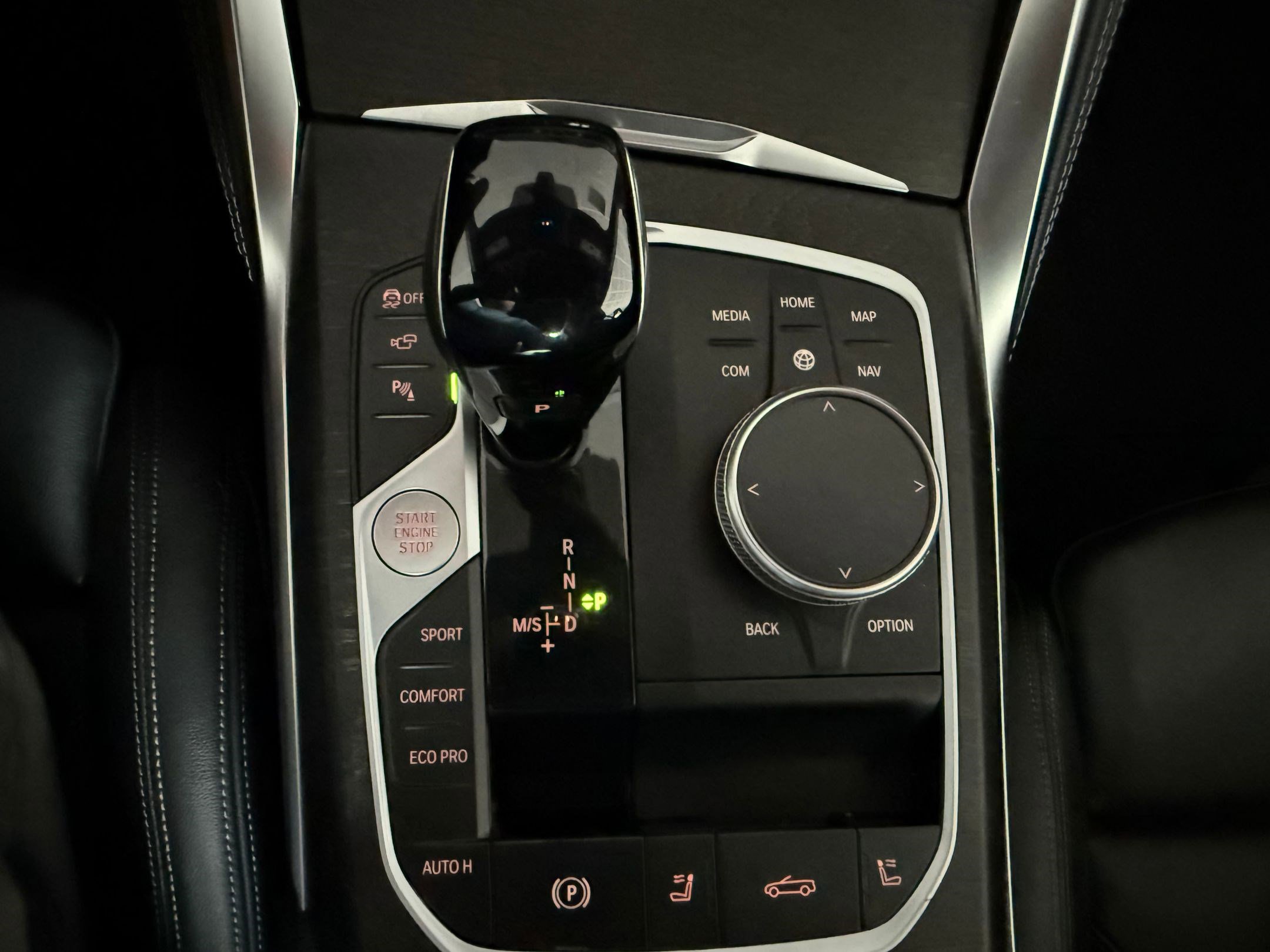Used 2022 BMW M440i Convertible w/ Premium Package image 18