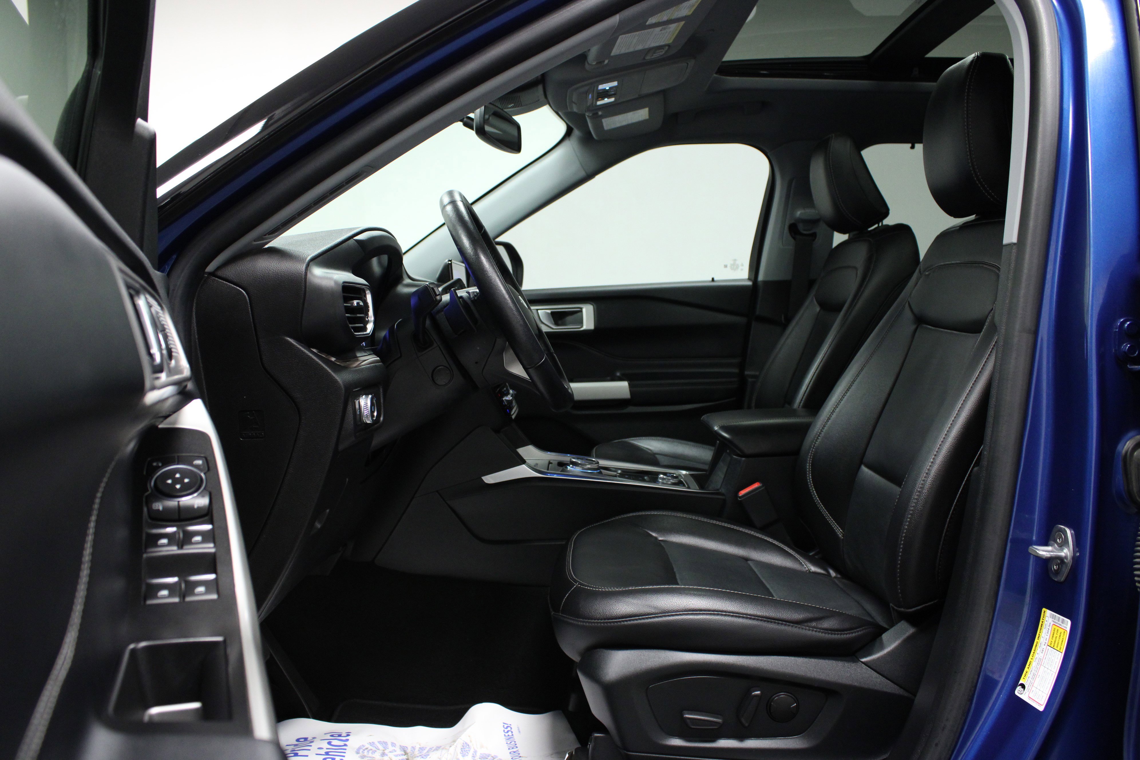 Used 2021 Ford Explorer Limited w/ Equipment Group 301A image 12