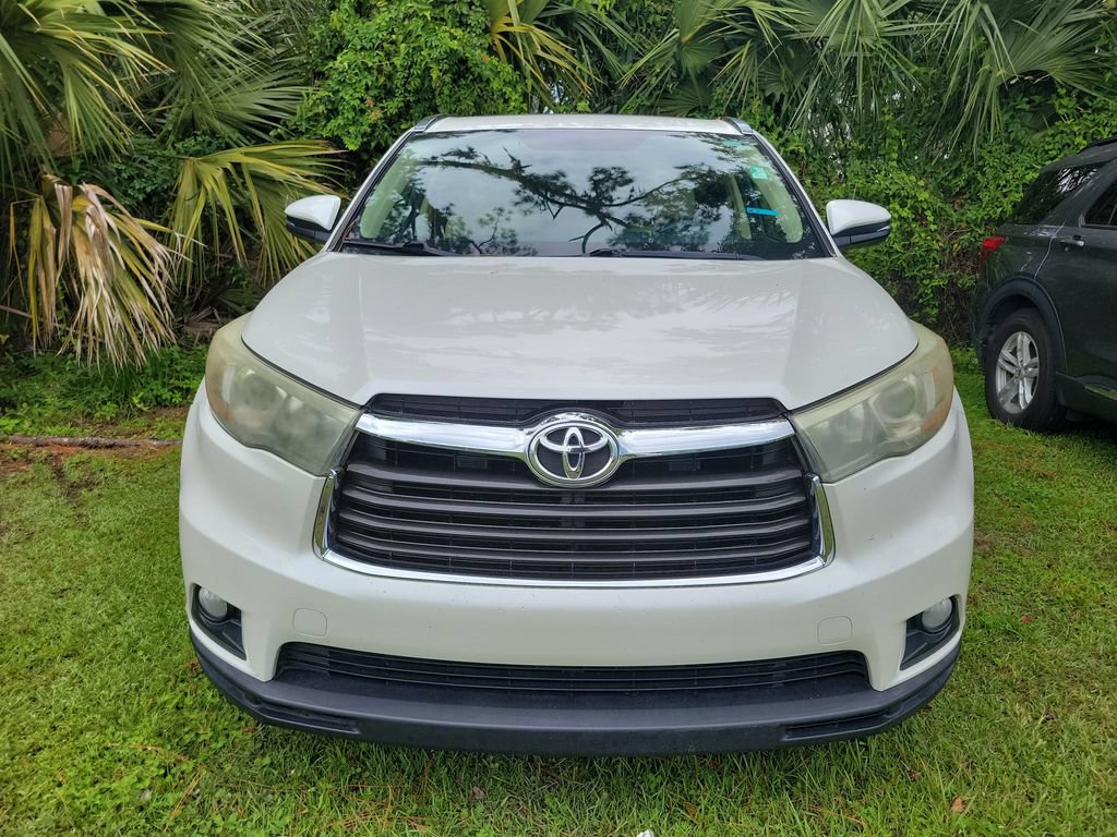 Used 2015 Toyota Highlander XLE FWD image 9