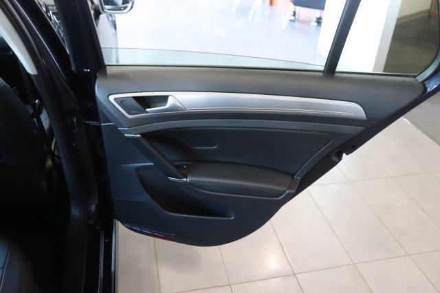 Used 2016 Volkswagen e-Golf SEL Premium image 24