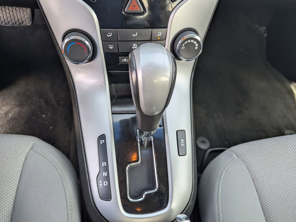 Used 2014 Chevrolet Cruze LT FWD image 17