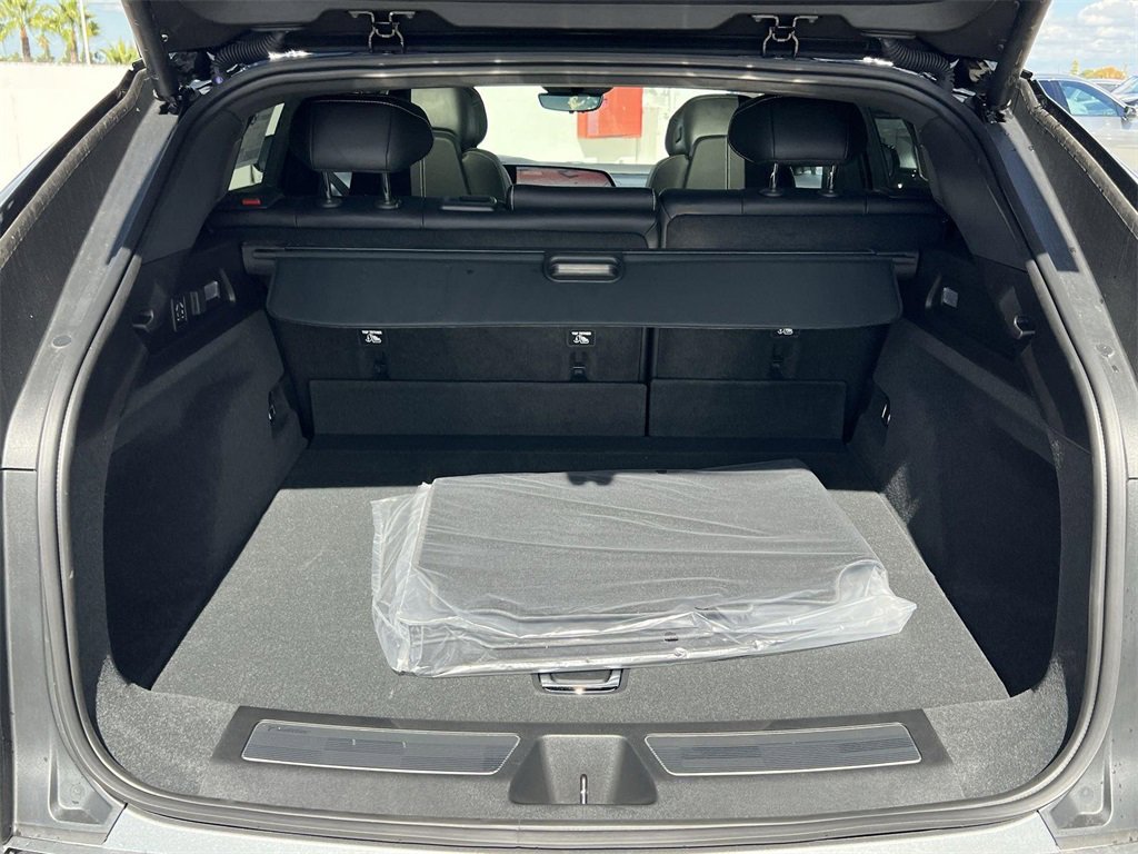 New 2026 Cadillac Lyriq V image 31