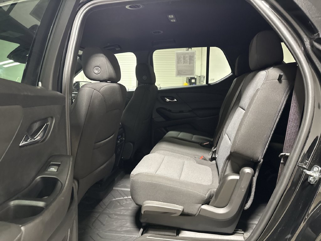 Used 2023 Chevrolet Traverse LT FWD image 22