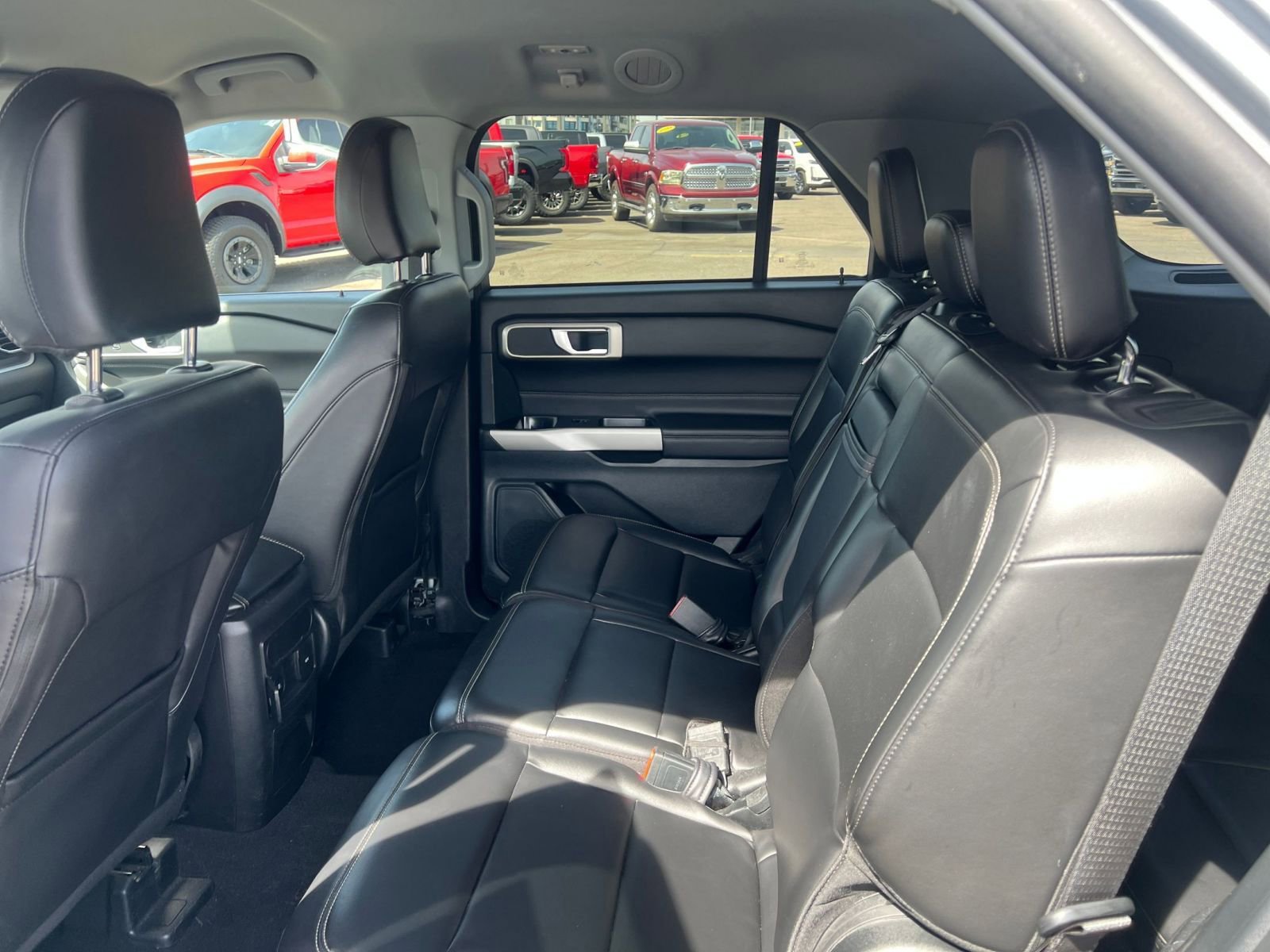 Used 2023 Ford Explorer XLT w/ Equipment Group 202A RWD image 28