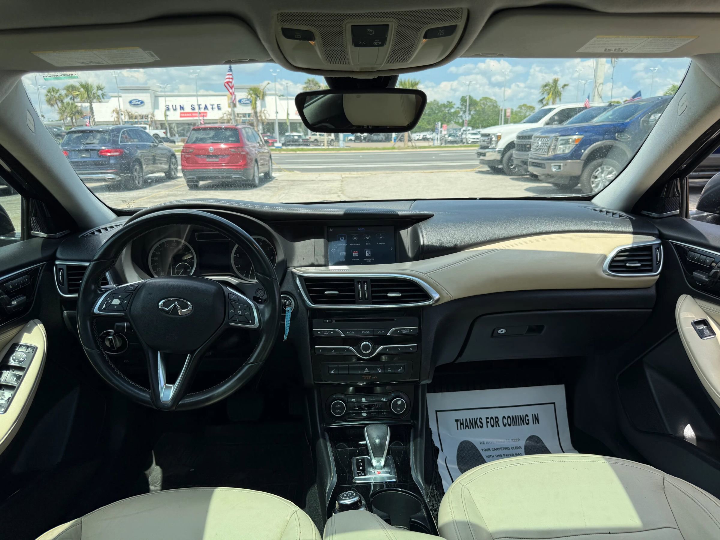 Used 2017 INFINITI QX30 Premium w/ Navigation Package image 8