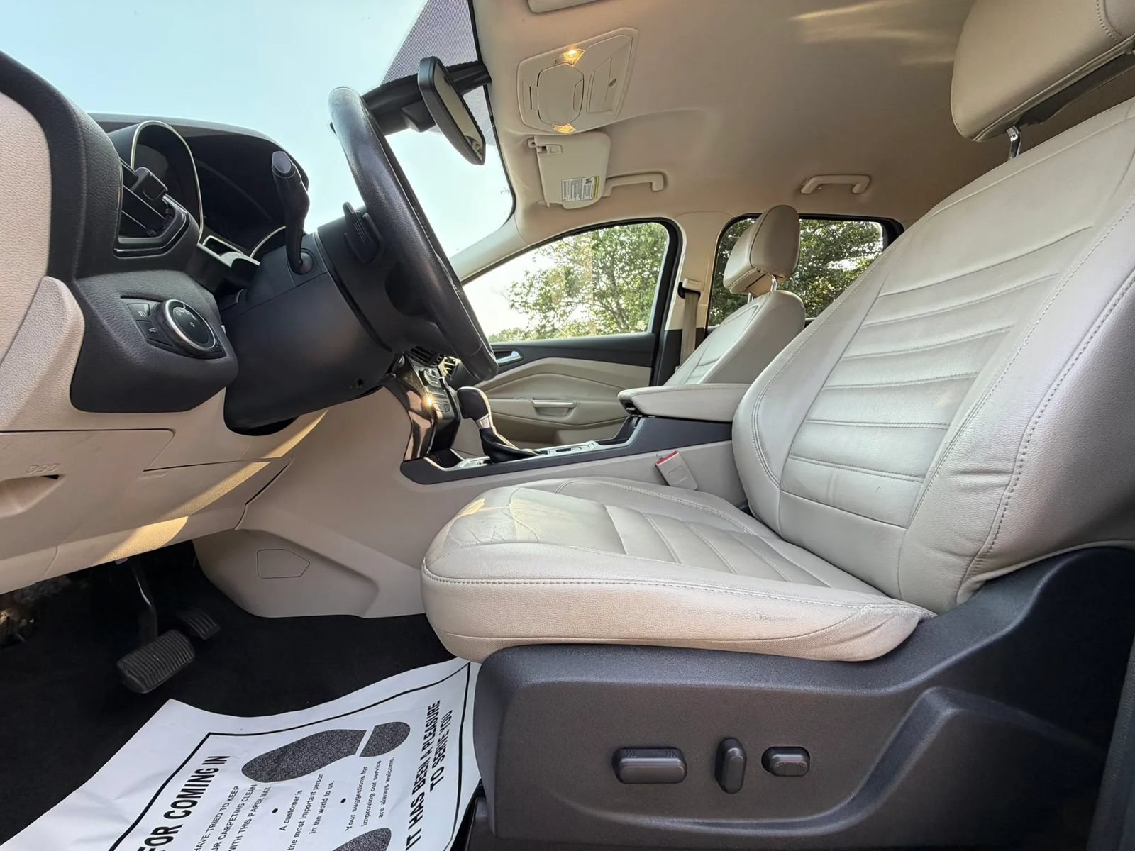 Used 2017 Ford Escape Titanium AWD/4WD image 16