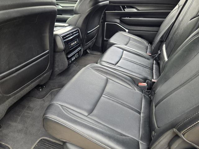 Certified 2024 Jeep Wagoneer L Series II w/ Flexible Seating Group AWD/4WD image 27